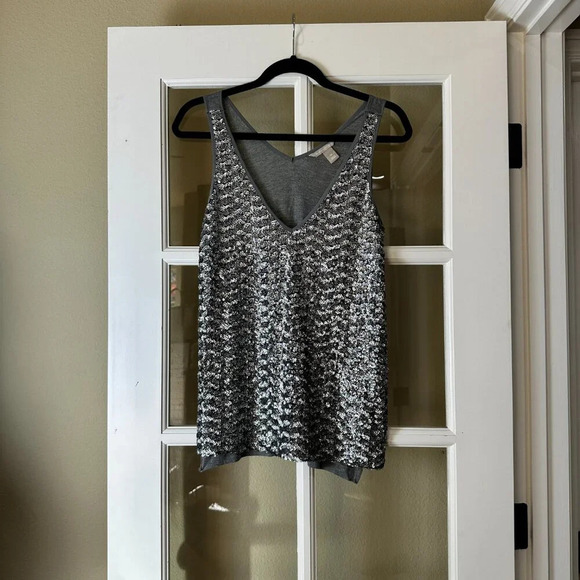 BANANA REPUBLIC Silver Grey Sequin Tank Top Shirt Size Medium V Neck - Picture 8 of 8
